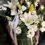 گلدان شیشه‌ای گل