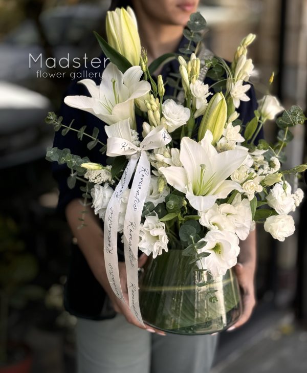 گلدان شیشه ای گل